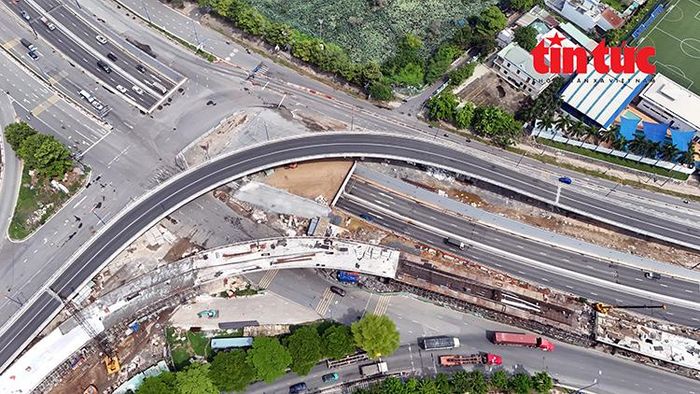 Nhánh cầu N4 nút giao An Phú đang được tăng tốc thi công.