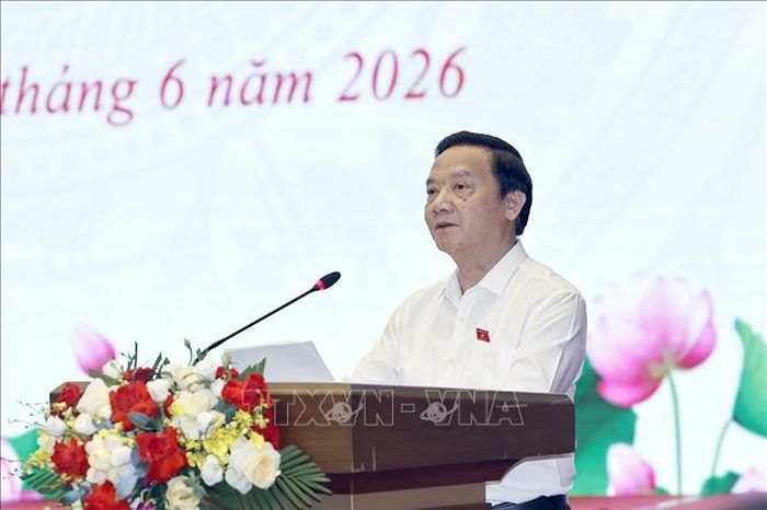 Phó Chủ tịch Quốc hội Nguyễn Khắc Định phát biểu khai mạc và quán triệt nội dung Kết luận số 17-KL/TW của Bộ Chính trị. Ảnh: Doãn Tấn/TTXVN