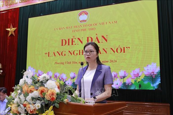 Phó Bí thư Thường trực Tỉnh ủy, Chủ tịch Ủy ban MTTQ Việt Nam tỉnh Phú Thọ Bùi Thị Minh phát biểu khai mạc Diễn đàn “Lắng nghe dân nói”. Ảnh: Hoàng Hùng/TTXVN.