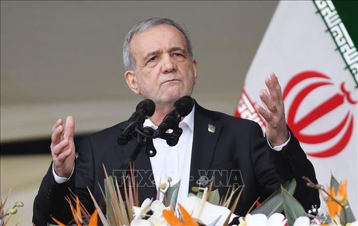 Tổng thống Iran Masoud Pezeshkian phát biểu tại thủ đô Tehran. Ảnh: THX/TTXVN