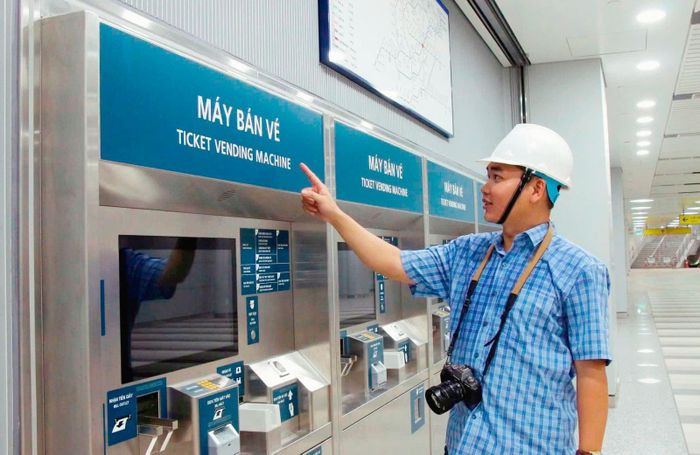 Huy trong qua lần tác nghiệm trải nghiệm ga metro số 1 chuẩn bị đi vào hoạt động. Ảnh: nhân vật cung cấp.