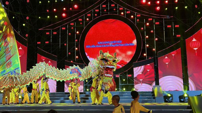 Tết mục biểu diễn Lân - Sư - Rồng: Kim Long xuất hải trong dịp Tết Nguyên tiêu 2026.