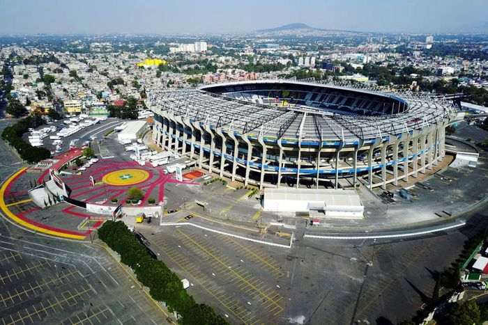 Sân Azteca tại Mexico City được nâng cấp trước World Cup 2026 với kinh phí khoảng 150 triệu USD. Ảnh: Reuters.