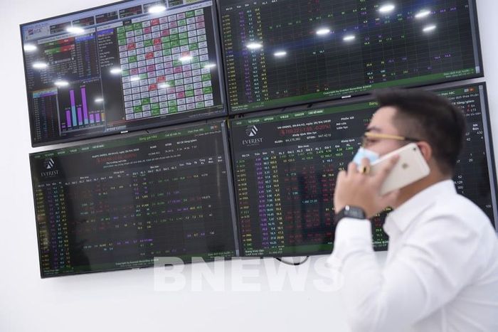 Cổ phiếu chứng khoán tiếp tục dẫn dắt thị trường, VN-Index vững mốc 1.800 điểm. Ảnh: Bnews/vnanet.vn