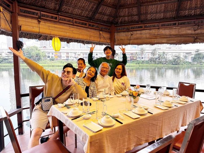 MC Hồng Phúc cho rằng, người cha cần hiện diện nhiều hơn trong đời sống tinh thần và đồng hành cùng con cái