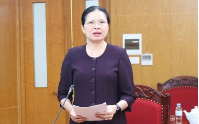 Bà Hà Thị Nga - Ủy viên Trung ương Đảng, Phó Chủ tịch - Tổng Thư ký UBTƯ MTTQ Việt Nam phát biểu tại Hội nghị
