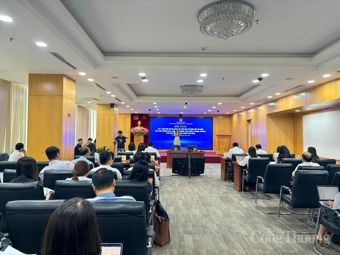 Quang cảnh hội thảo. Ảnh: Phong Lâm