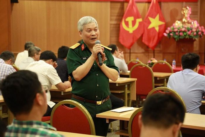 Đại tá, Nhà báo Đỗ Phú Thọ: Để bảo vệ vững chắc nền tảng tư tưởng của Đảng, bên cạnh việc “xây”, phải kiên quyết “chống”, đặc biệt là đấu tranh làm thất bại âm mưu “diễn biến hòa bình” của các thế lực thù địch...