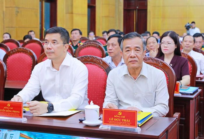 Bí thư Tỉnh ủy Lê Đức Thái và Phó Bí thư Thường trực Tỉnh ủy Nguyễn Hồng Phong dự hội nghị.