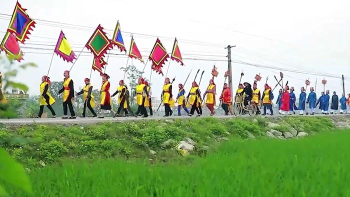 Hằng năm, vào những ngày đầu tháng hai âm lịch, Nhân dân địa phương và du khách lại nô nức tham gia lễ hội kỳ phúc truyền thống tại đền.