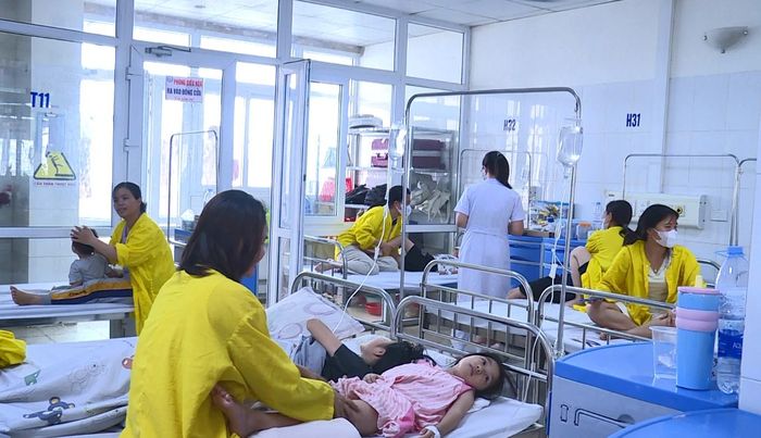 Gần 60% bệnh nhi đang điều trị tại Khoa Tiêu hóa của Bệnh viện Nhi Thanh Hóa bị tiêu chảy cấp.