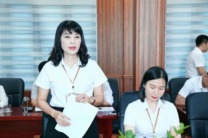 Lãnh đạo xã Quảng Ninh phát biểu tại buổi làm việc.