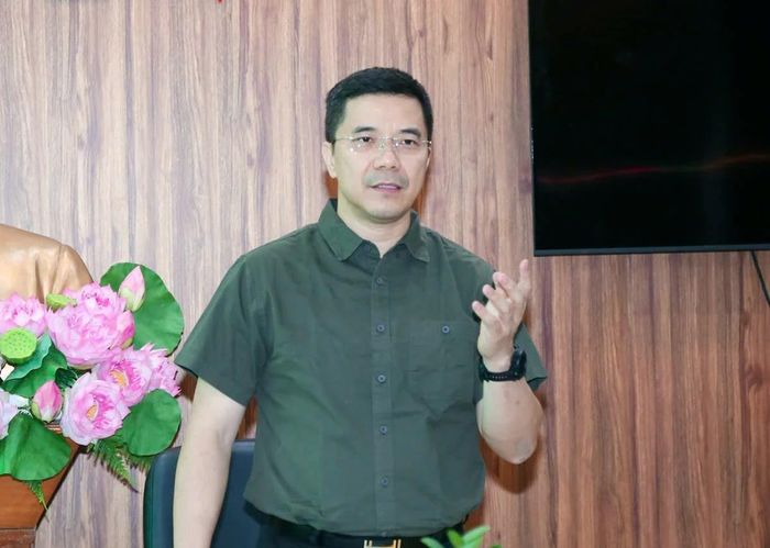 Phó Bí thư Thường trực Tỉnh ủy Nguyễn Hồng Phong phát biểu tại buổi làm việc.