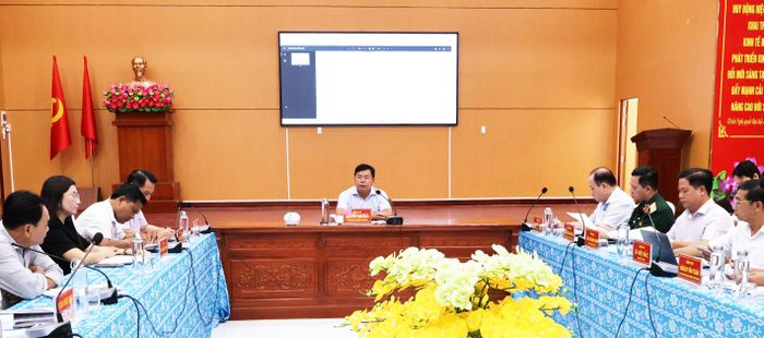 Bí thư Tỉnh ủy An Giang Nguyễn Tiến làm việc với hai xã Kiên Lương và Sơn Hải.