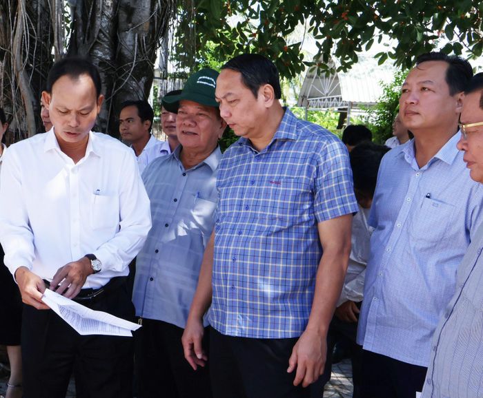 Phó Bí thư Tỉnh ủy An Giang Lâm Minh Thành chỉ đạo rà soát diện tích đất gắn với công trình hiện hữu.