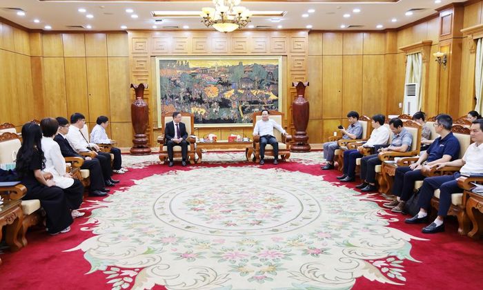 Quang cảnh buổi làm việc.