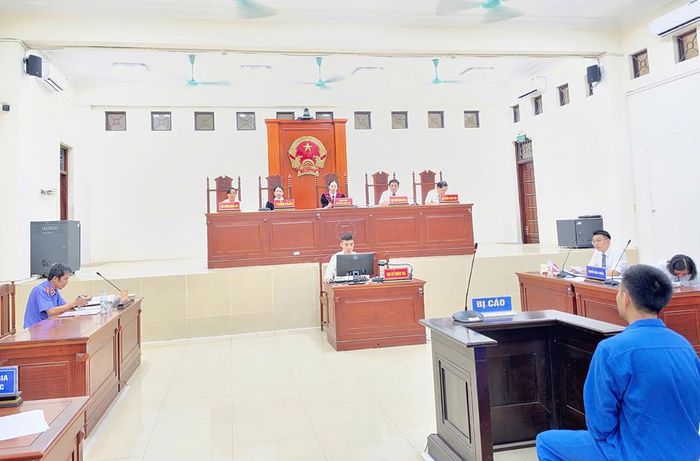  Toàn cảnh phiên tòa. 
