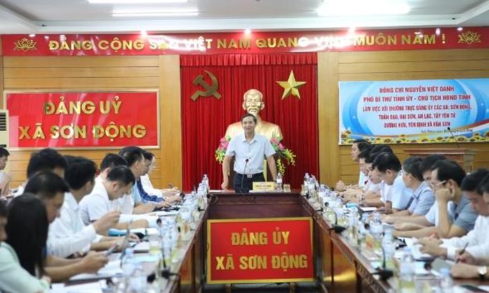 Đồng chí Nguyễn Việt Oanh chủ trì buổi làm việc.