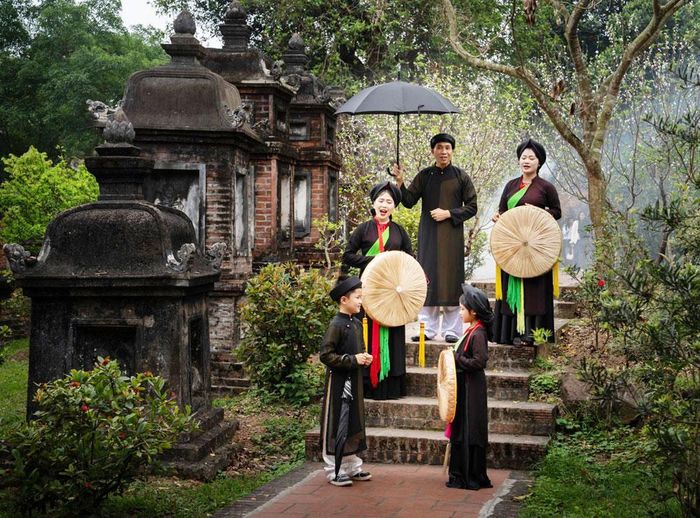  Tác phẩm “Trao truyền” của tác giả Lê Ngọc Tú (Hà Nội) đoạt giải Ba. 