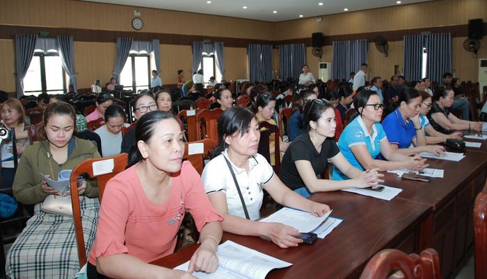 Hộ kinh doanh trên địa bàn phường An Khê tham dự tập huấn. Ảnh: ĐẮC MẠNH