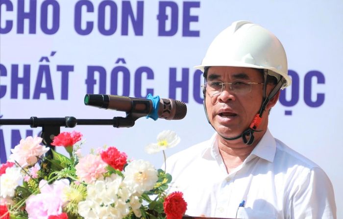 Phó Chủ tịch UBND thành phố Trần Anh Tuấn phát biểu tại buổi lễ. Ảnh: VA RA