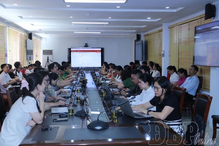 Toàn cảnh hội nghị tại điểm cầu tỉnh.