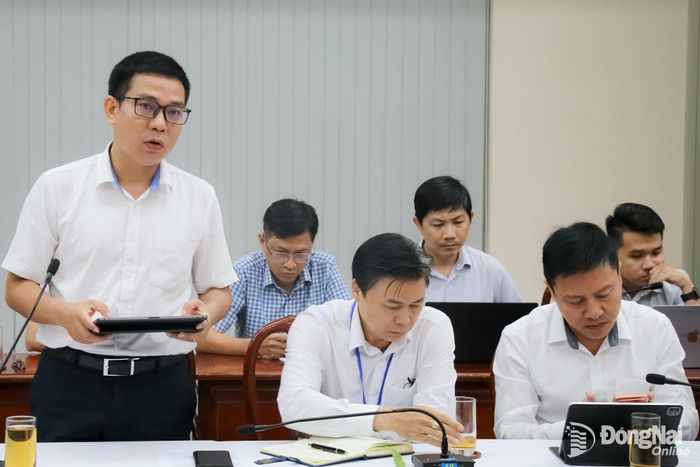 Đại diện doanh nghiệp viễn thông tại Đồng Nai chia sẻ tại buổi làm việc. Ảnh: Hải Quân