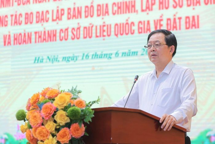Phó Thủ tướng Chính phủ Hồ Quốc Dũng phát biểu chỉ đạo tại hội nghị. Ảnh: TTXVN