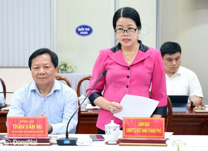 Phó Chủ tịch Ủy ban MTTQ Việt Nam thành phố Lưu Thị Hà phát biểu tại buổi làm việc. Ảnh: Hồ Thảo