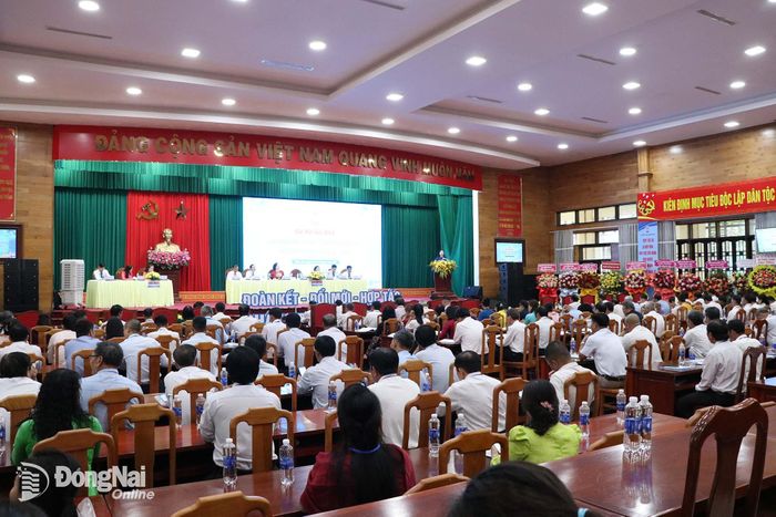 195 đại biểu tham dự phiên thứ nhất Đại hội đại biểu Liên minh Hợp tác xã thành phố lần thứ I, nhiệm kỳ 2026-2030. Ảnh: Tố Tâm