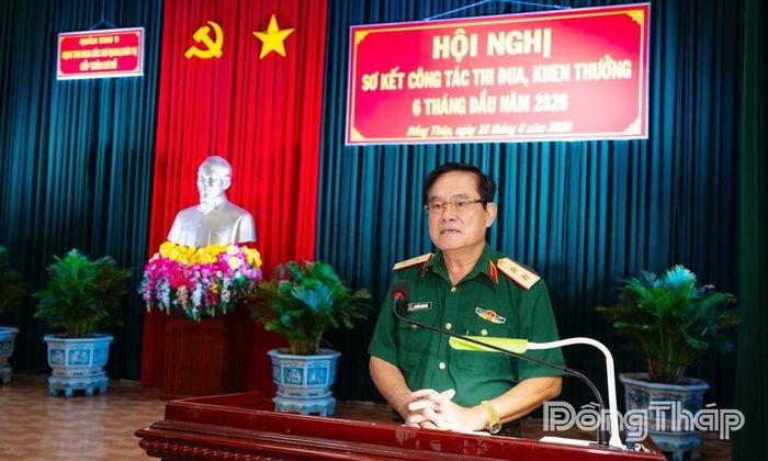 Trung tướng Nguyễn Xuân Dắt, Phó Bí thư Đảng ủy, Tư lệnh Quân khu 9 phát biểu chỉ đạo hội nghị.