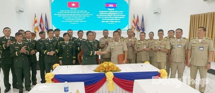 Bộ đội Biên phòng tỉnh Đồng Tháp và Ty Công an tỉnh Prey Veng ký kết thỏa thuận hợp tác năm 2026.