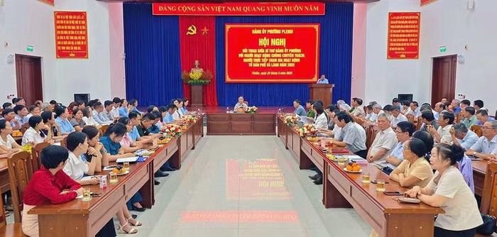  Hội nghị đối thoại giữa Bí thư Đảng ủy phường Pleiku với lực lượng hoạt động ở cơ sở năm 2026. Ảnh: Bá Bính 