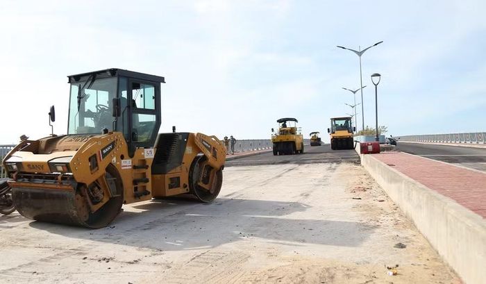 Việc điều chỉnh tăng vốn đầu tư công năm 2026 nhằm cân đối nguồn lực, phục vụ đầu tư phát triển, trong đó có việc đầu tư các công trình giao thông trọng điểm của tỉnh. Ảnh: Tiến Sỹ