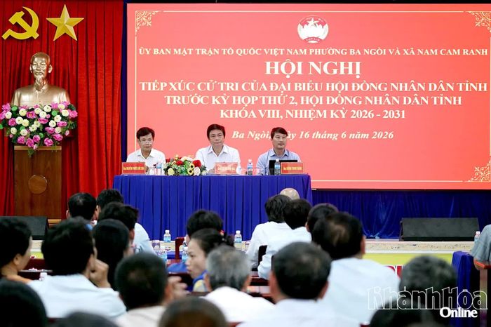 Các đại biểu HĐND tỉnh tiếp xúc cử tri phường Ba Ngòi và xã Nam Cam Ranh.