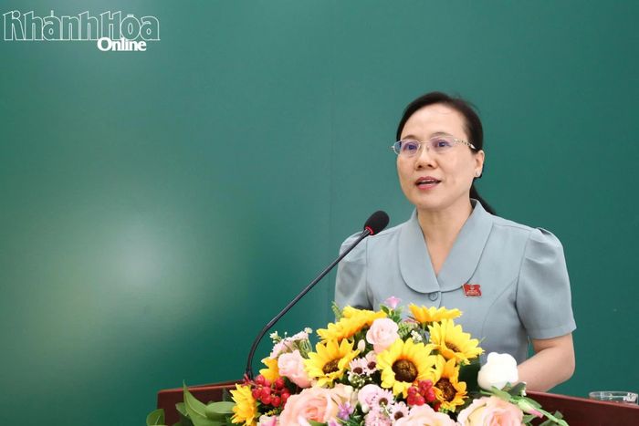 Đại biểu HĐND tỉnh Châu Thanh Hà phát biểu tại buổi tiếp xúc.