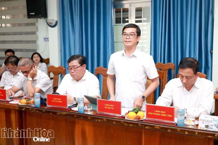 Lãnh đạo Sở Nội vụ phát biểu tại buổi làm việc.