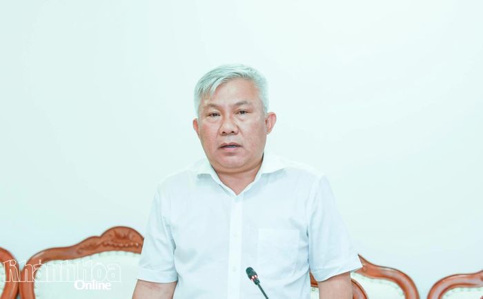 Lãnh đạo Sở Nông nghiệp và Môi trường phát biểu tại cuộc họp.