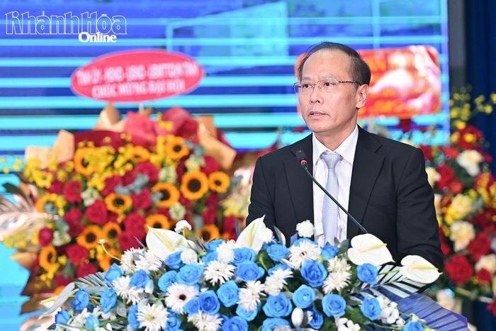 Đồng chí Nguyễn Khắc Hà phát biểu tại đại hội.