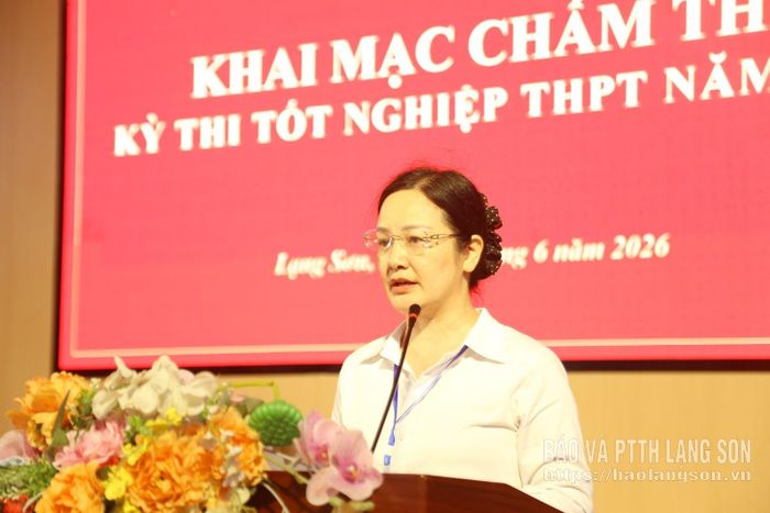 Bà Phan Mỹ Hạnh, Phó Giám đốc Sở GD&amp;ĐT, Phó Chủ tịch Hội đồng thi, Phó Trưởng Ban Thường trực Ban chấm thi quán triệt công tác chấm thi