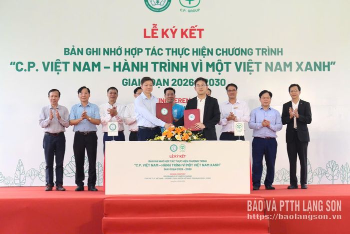 Cục Lâm nghiệp và Kiểm lâm cùng Công ty Cổ phần Chăn nuôi C.P. Việt Nam ký kết bản ghi nhớ hợp tác triển khai chương trình “C.P. Việt Nam - Hành trình vì một Việt Nam xanh” giai đoạn 2026 - 2030