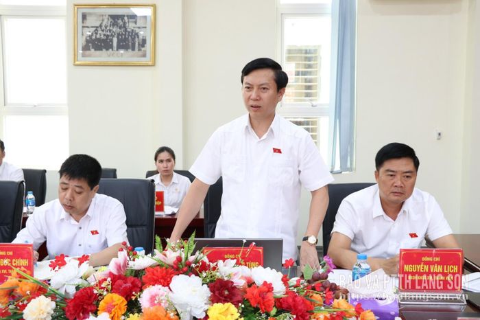 Đồng chí Nguyễn Hoàng Tùng, Ủy viên Ban Thường vụ Tỉnh ủy, Phó Chủ tịch Thường trực Ủy ban MTTQ Việt Nam tỉnh, Ủy viên Ủy ban Văn hóa và Xã hội của Quốc hội, đại biểu Quốc hội khóa XVI tỉnh Lạng Sơn phát biểu tại chương trình khảo sát
