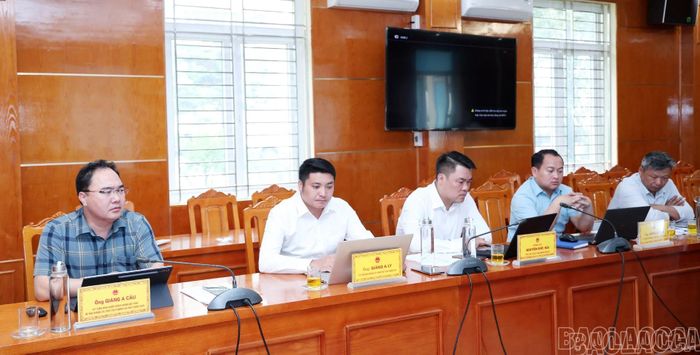 Đại biểu dự buổi khảo sát.