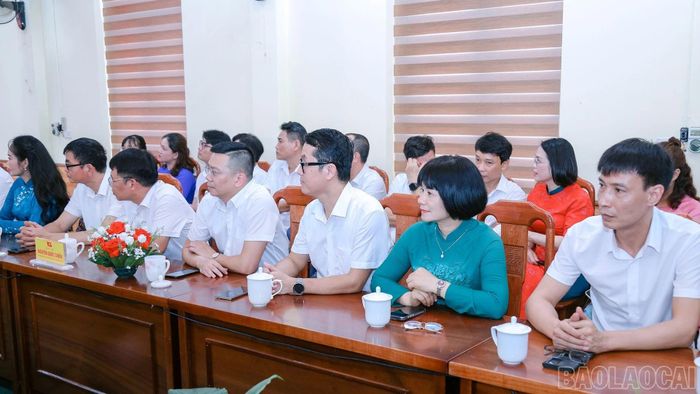 Các đại biểu dự buổi gặp mặt.