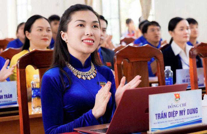 Chị Trần Diệp Mỹ Dung, Phó Bí thư Thường trực Tỉnh đoàn, Trưởng Ban Công tác Đoàn và Thanh thiếu nhi, Ủy ban Mặt trận Tổ quốc Việt Nam tỉnh Lâm Đồng