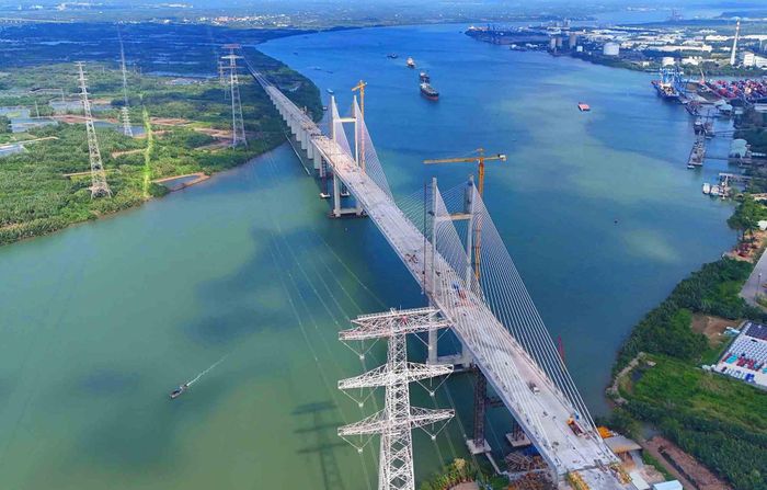 Cây cầu sở hữu tĩnh không thông thuyền cao nhất Việt Nam hiện nay. Ảnh: Báo Đầu Tư