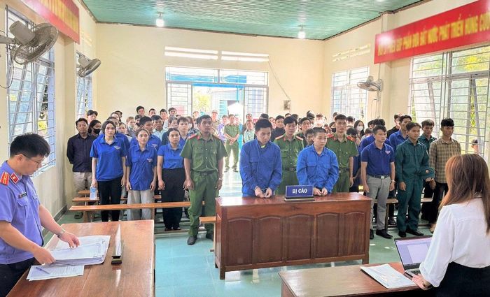 Tòa án nhân dân Khu vực 5 mở phiên tòa lưu động xét xử sơ thẩm vụ án “Gây rối trật tự công cộng” tại xã Đạ Huoai 3