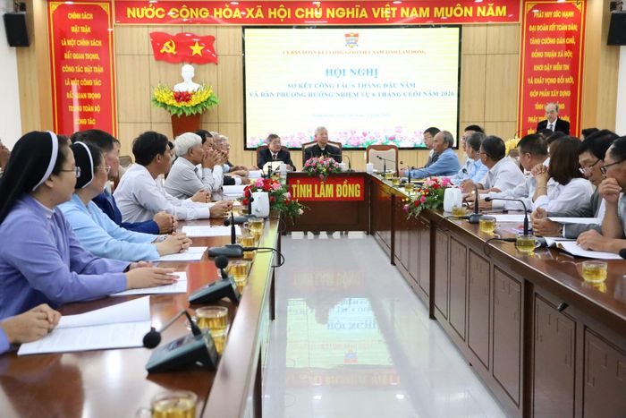 Quang cảnh diễn ra hội nghị
