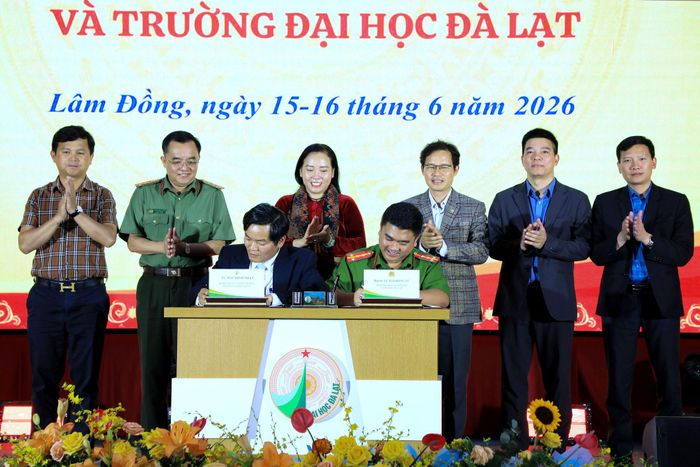 Trường Đại học Đà Lạt và Công an phường Lâm Viên - Đà Lạt ký kế hoạch phối hợp trong bảo đảm an ninh, trật tự tại địa phương