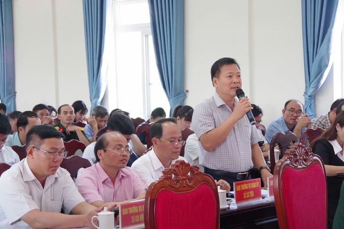 Lãnh đạo các địa phương trao đổi tại buổi làm việc